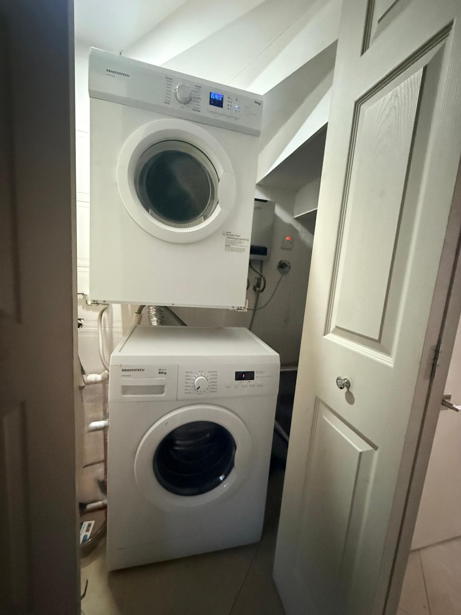 Unit 19, 1-3 WORTHINGTON TERRACE photo 5