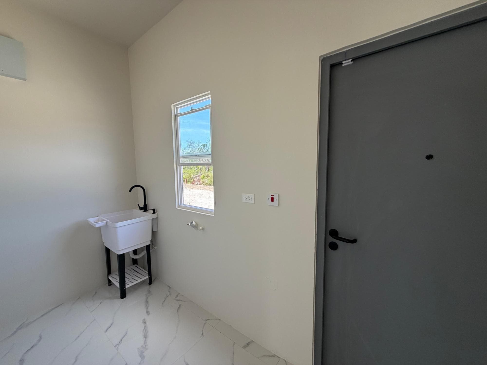 192 CORAL SPRING ESTATE photo 35