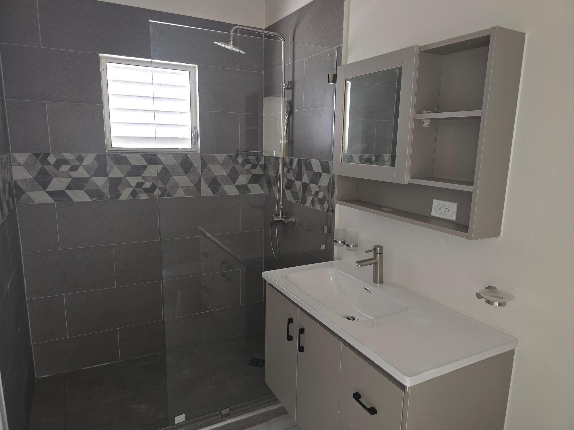 192 CORAL SPRING ESTATE photo 9