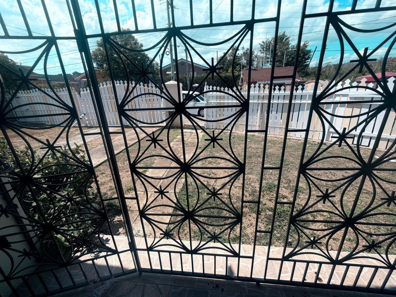 1 FLORENCE HALL BOULEVARD, photo 10