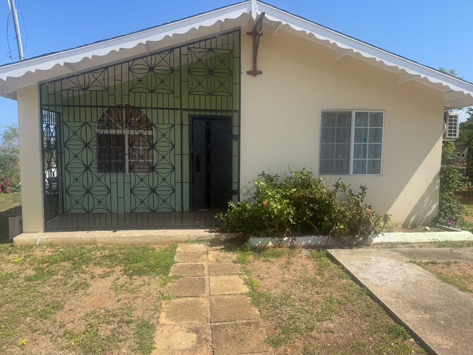1 FLORENCE HALL BOULEVARD, photo 14