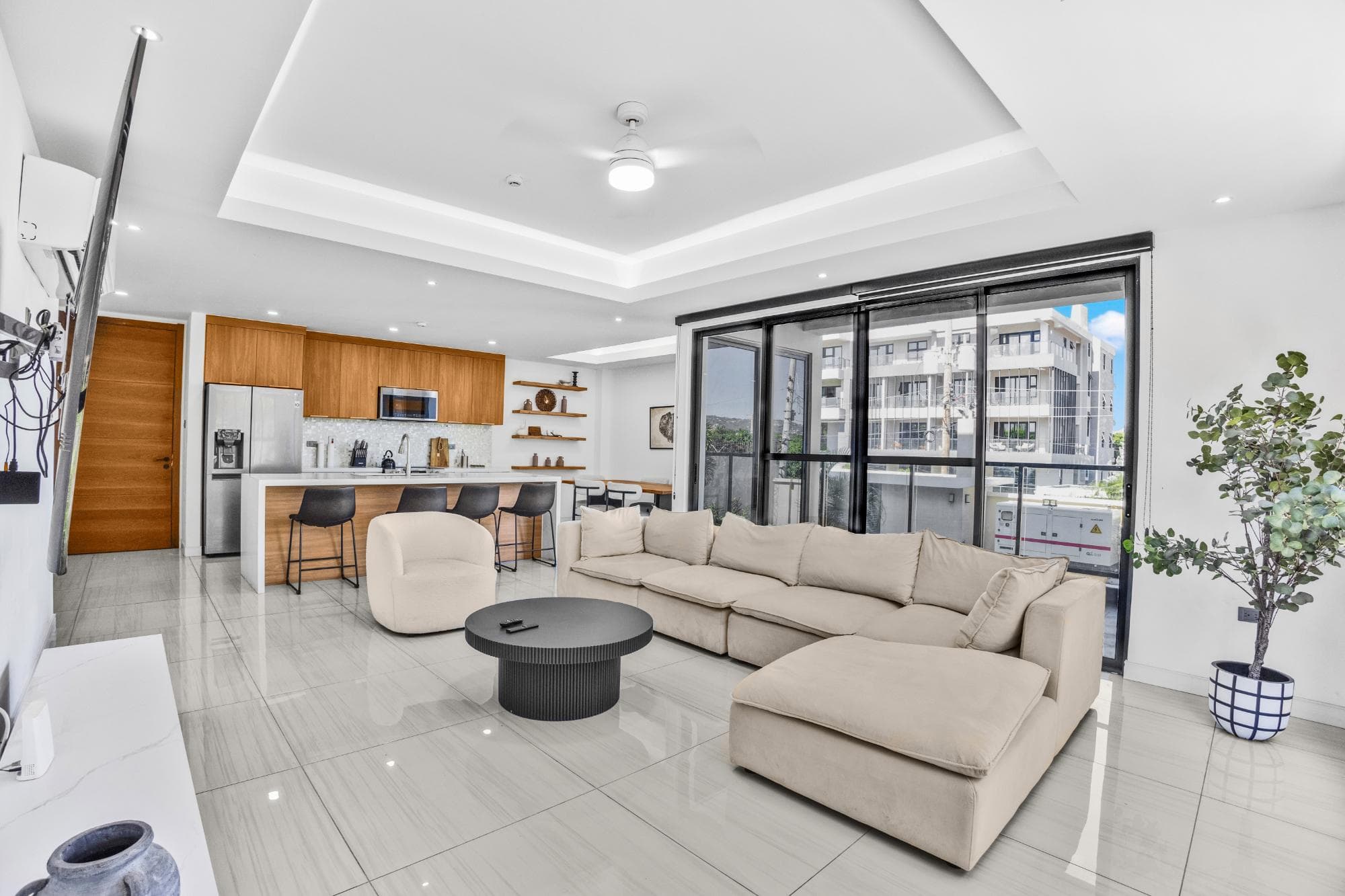 Unit 101, 3 KINGS DRIVE photo 11