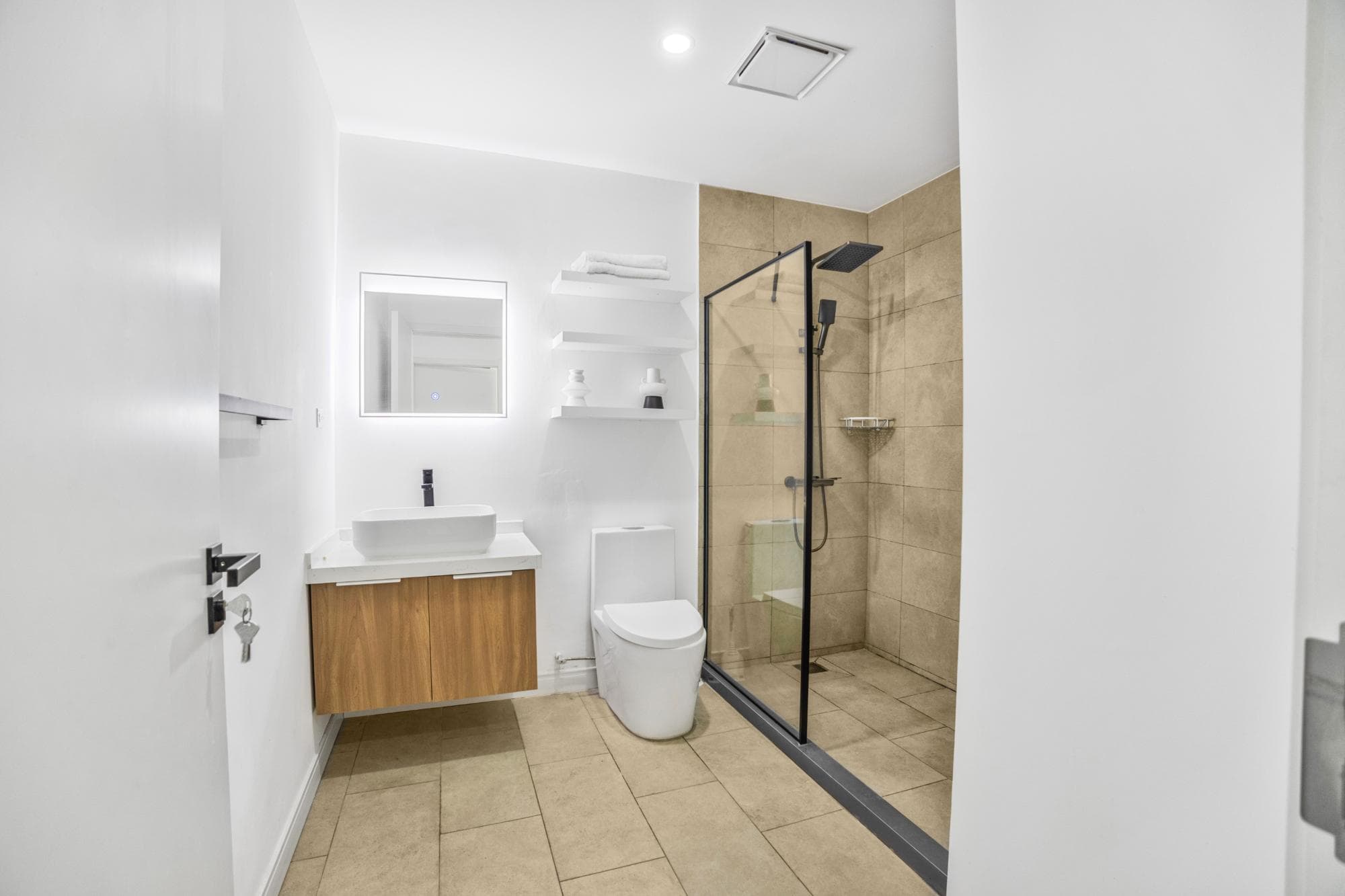 Unit 101, 3 KINGS DRIVE photo 14