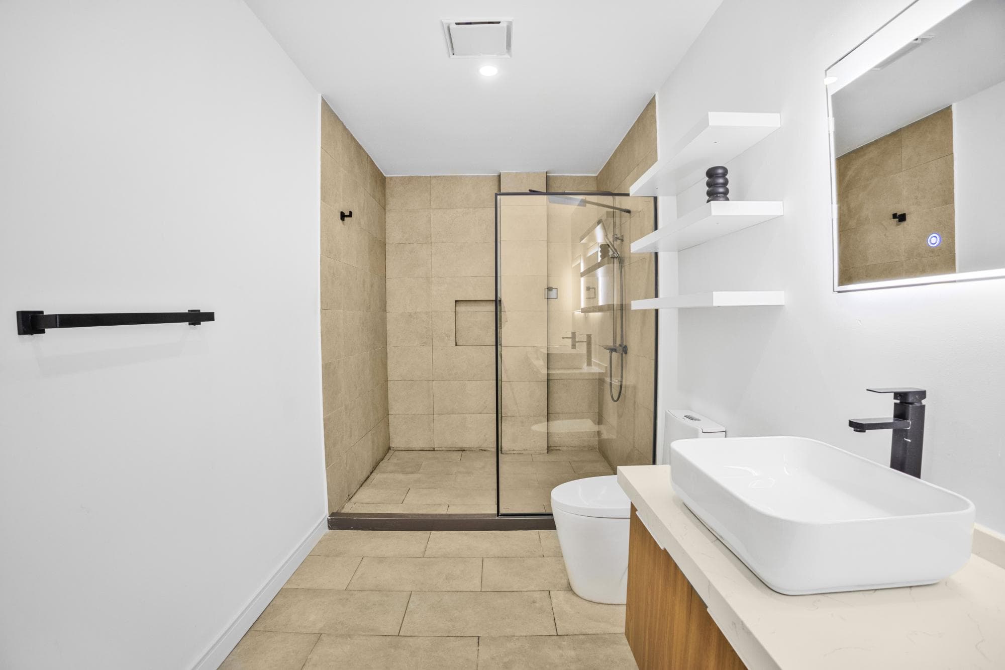 Unit 101, 3 KINGS DRIVE photo 27