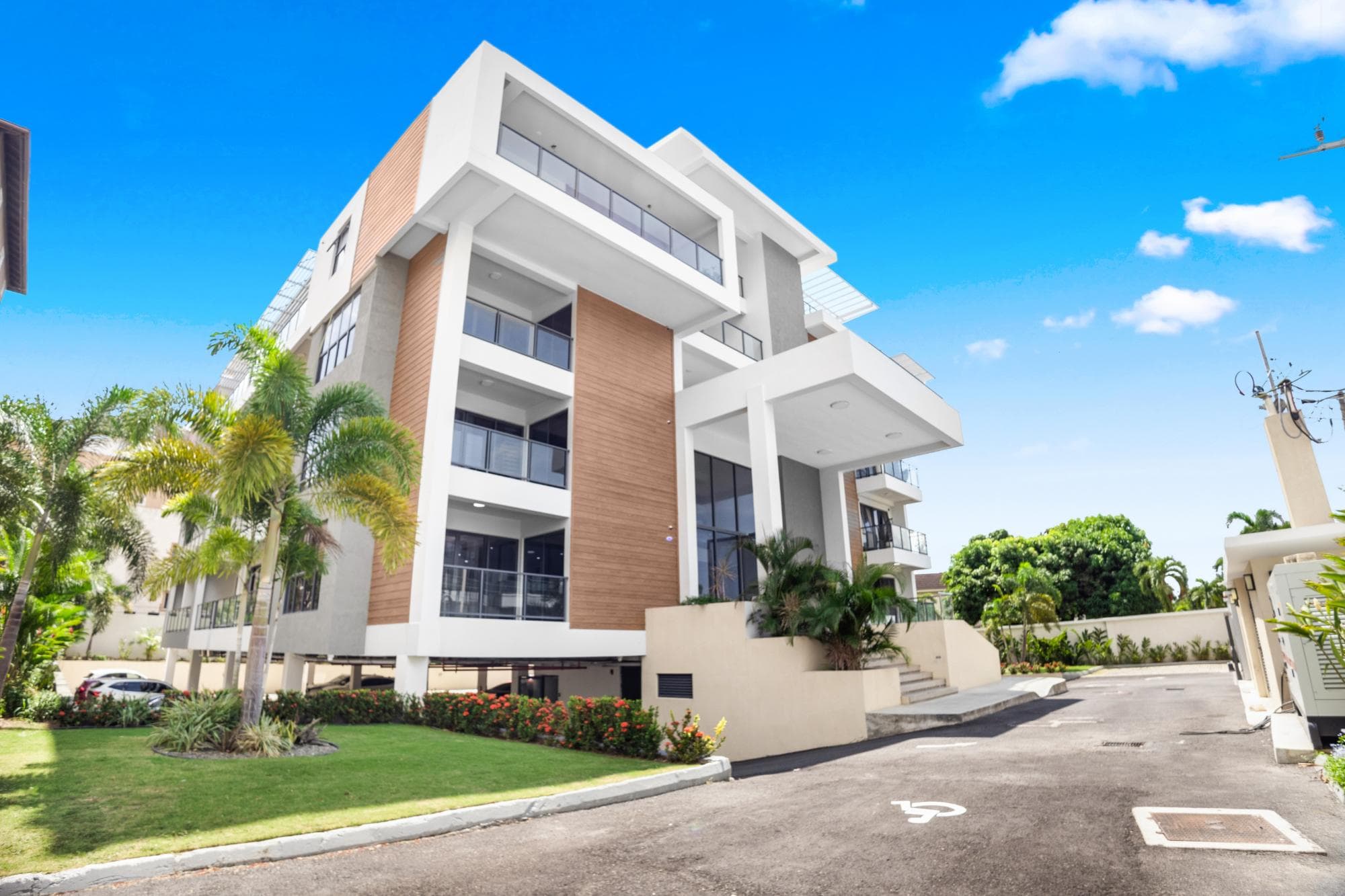 Unit 101, 3 KINGS DRIVE photo 33