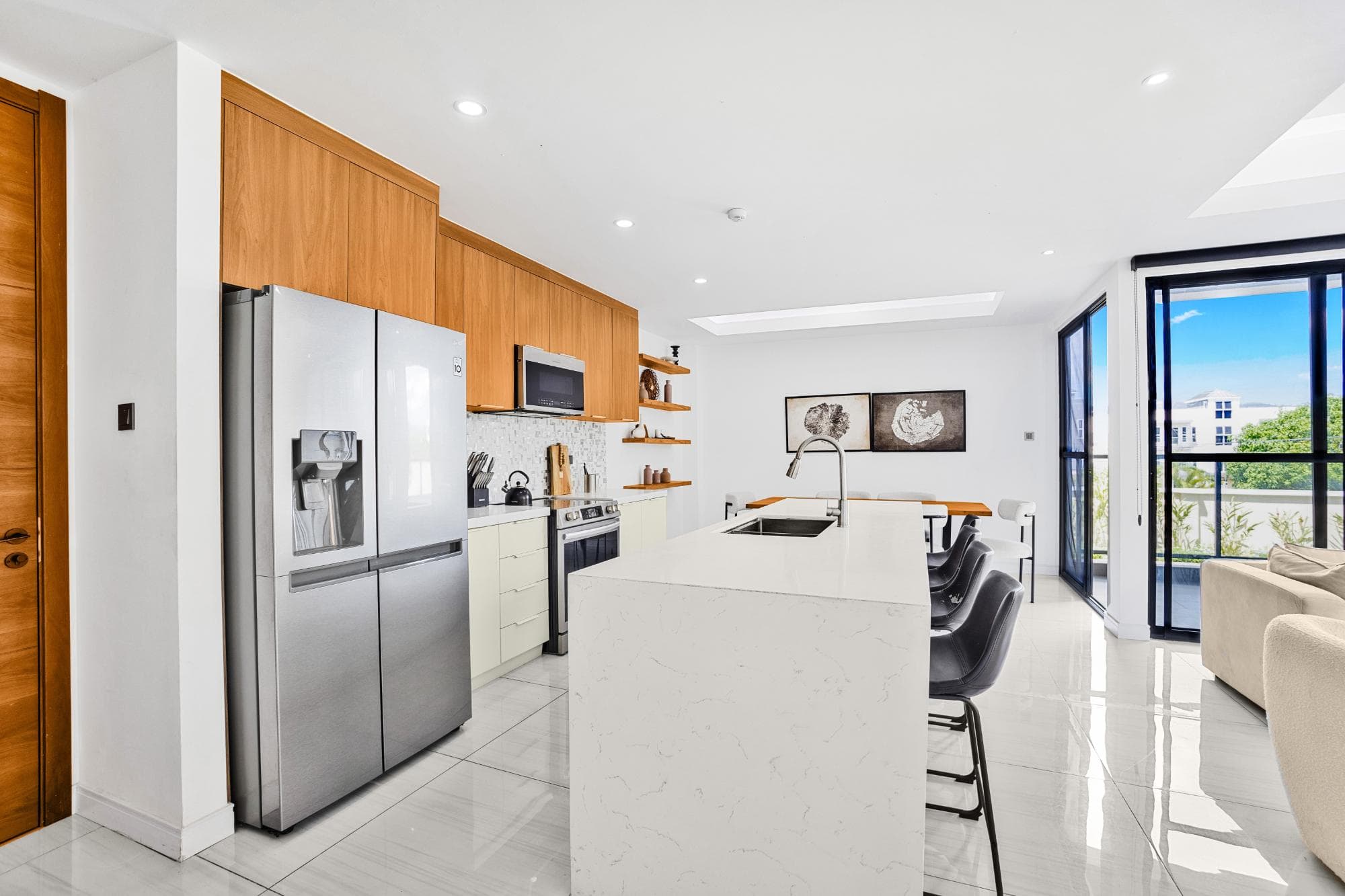 Unit 101, 3 KINGS DRIVE photo 4
