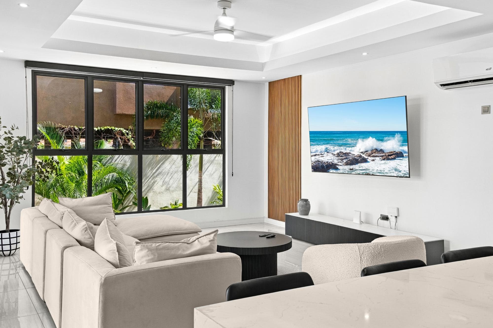 Unit 101, 3 KINGS DRIVE photo 8