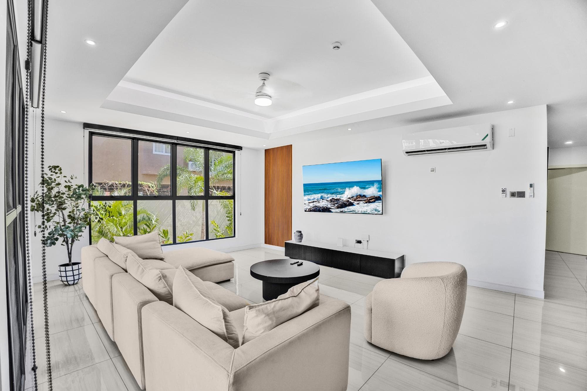 Unit 101, 3 KINGS DRIVE photo 9