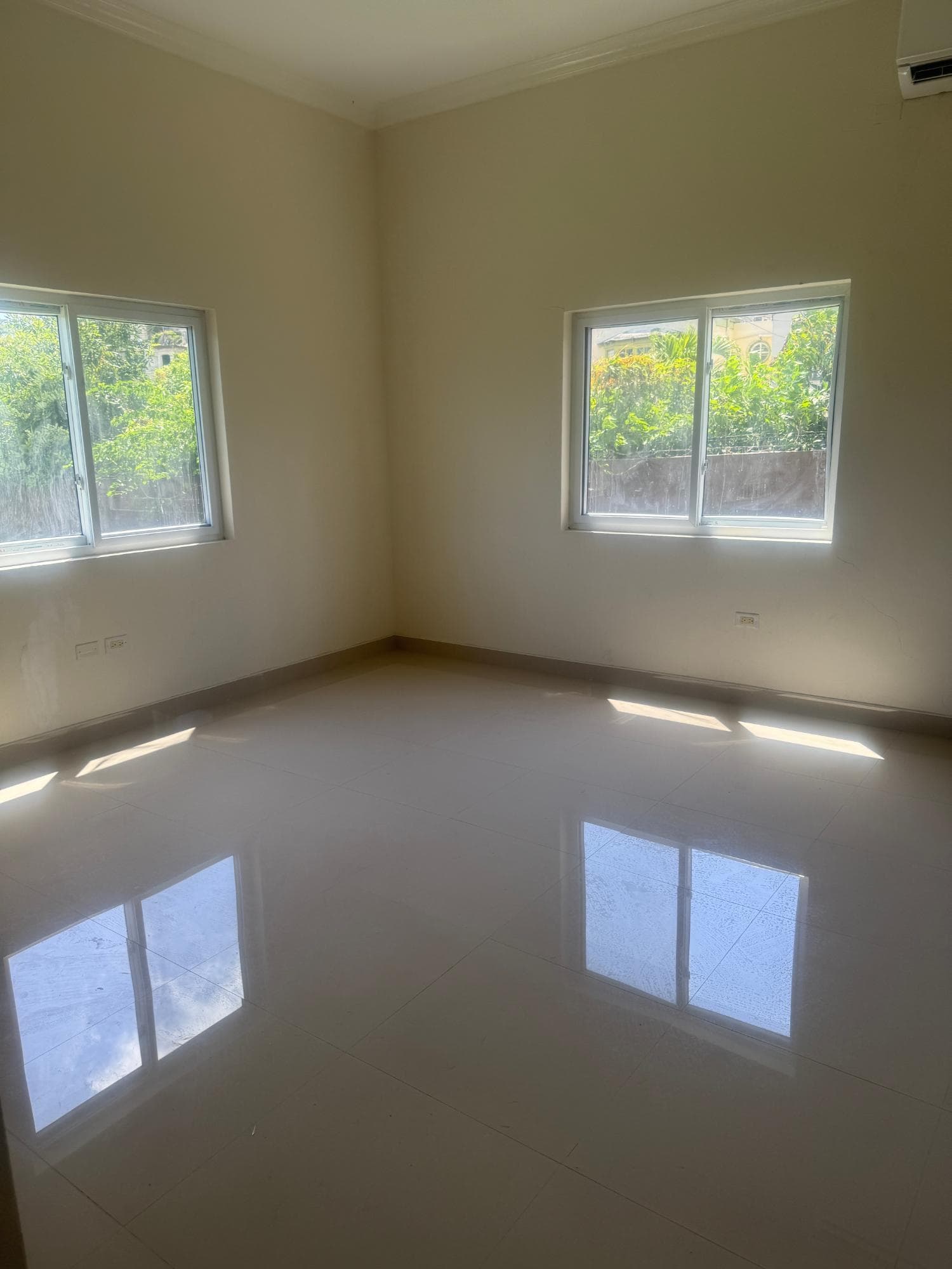 Unit 6, 33 GROVENOR TERRACE photo 8