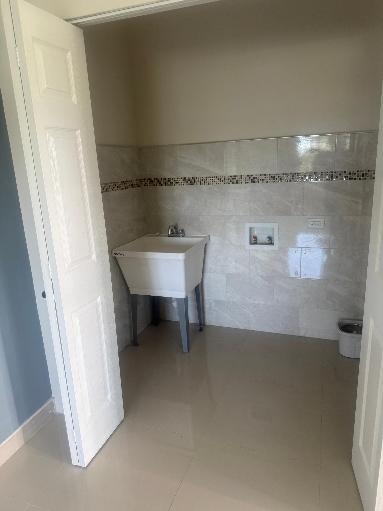 Unit 6, 33 GROVENOR TERRACE photo 9