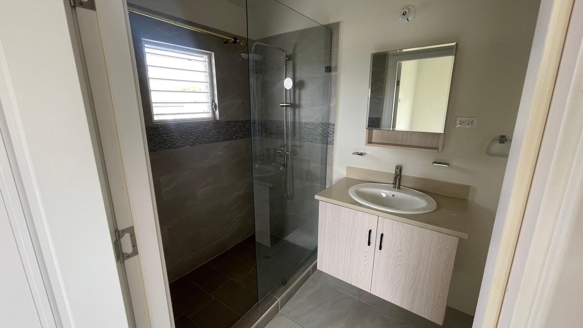 43 CAMELOT VILLAGE, DISCOVER photo 16