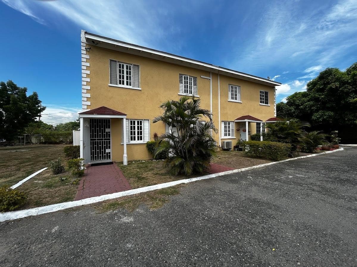 Unit 4, 8 CASSANDRA AVENUE