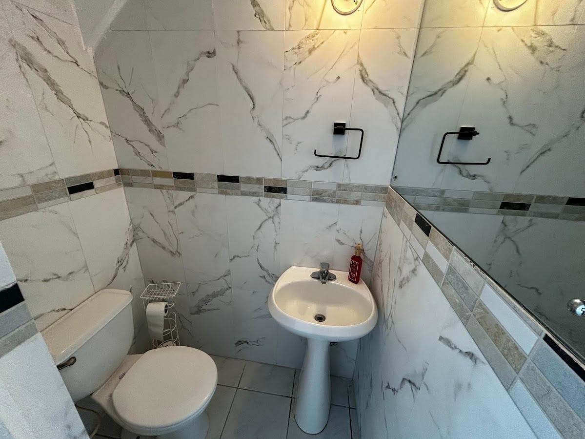 Unit 4, 8 CASSANDRA AVENUE photo 11