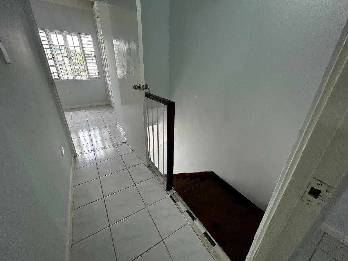 Unit 4, 8 CASSANDRA AVENUE photo 12