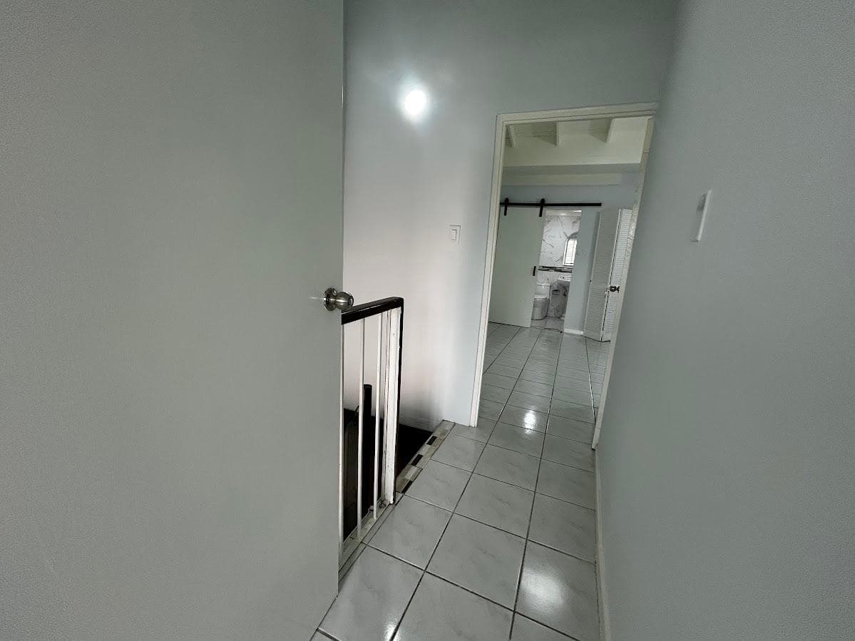 Unit 4, 8 CASSANDRA AVENUE photo 18