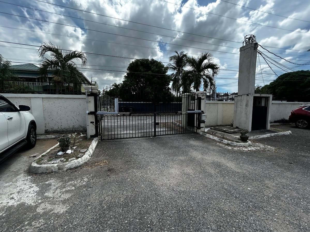 Unit 4, 8 CASSANDRA AVENUE photo 32