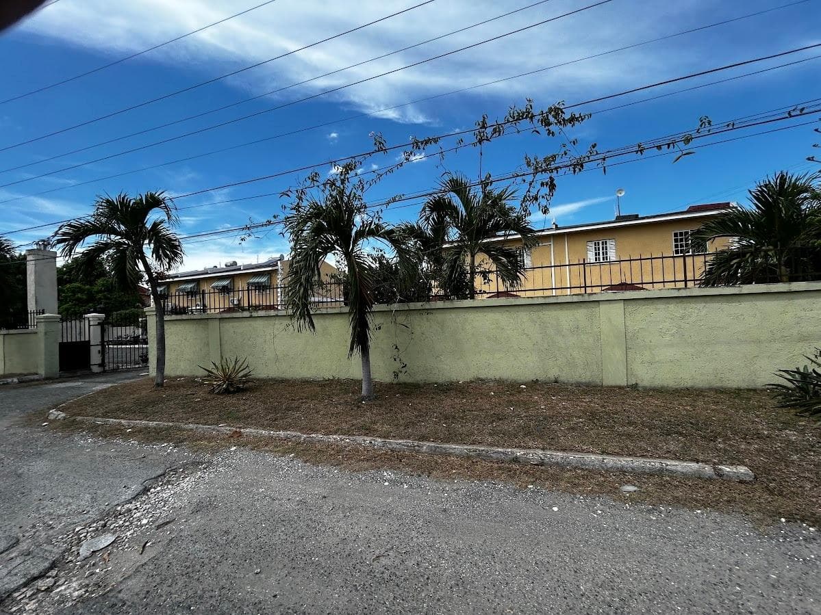 Unit 4, 8 CASSANDRA AVENUE photo 33