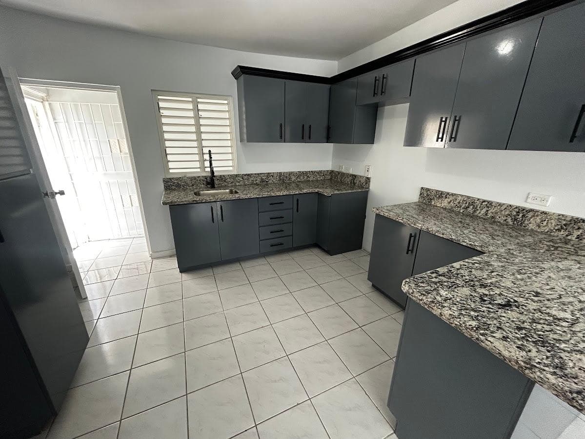 Unit 4, 8 CASSANDRA AVENUE photo 7