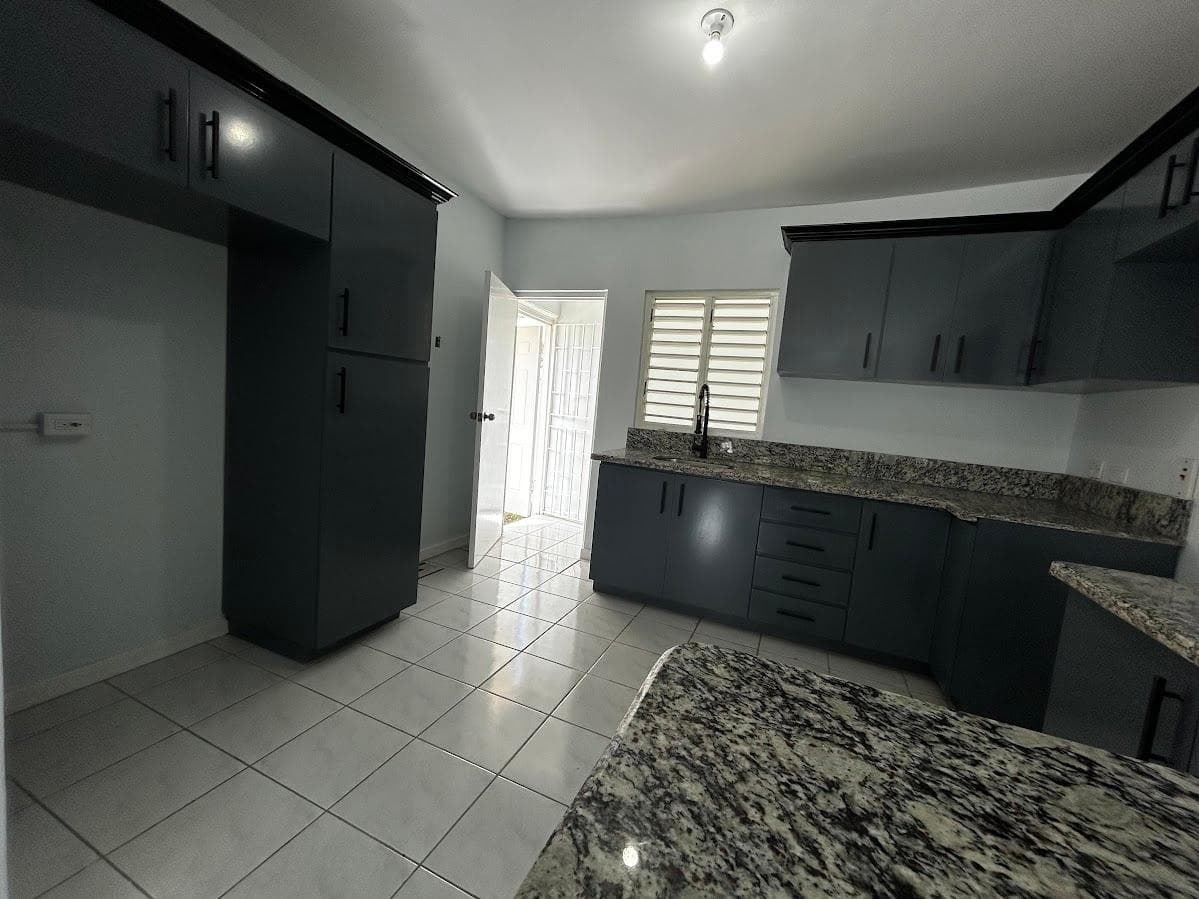 Unit 4, 8 CASSANDRA AVENUE photo 8