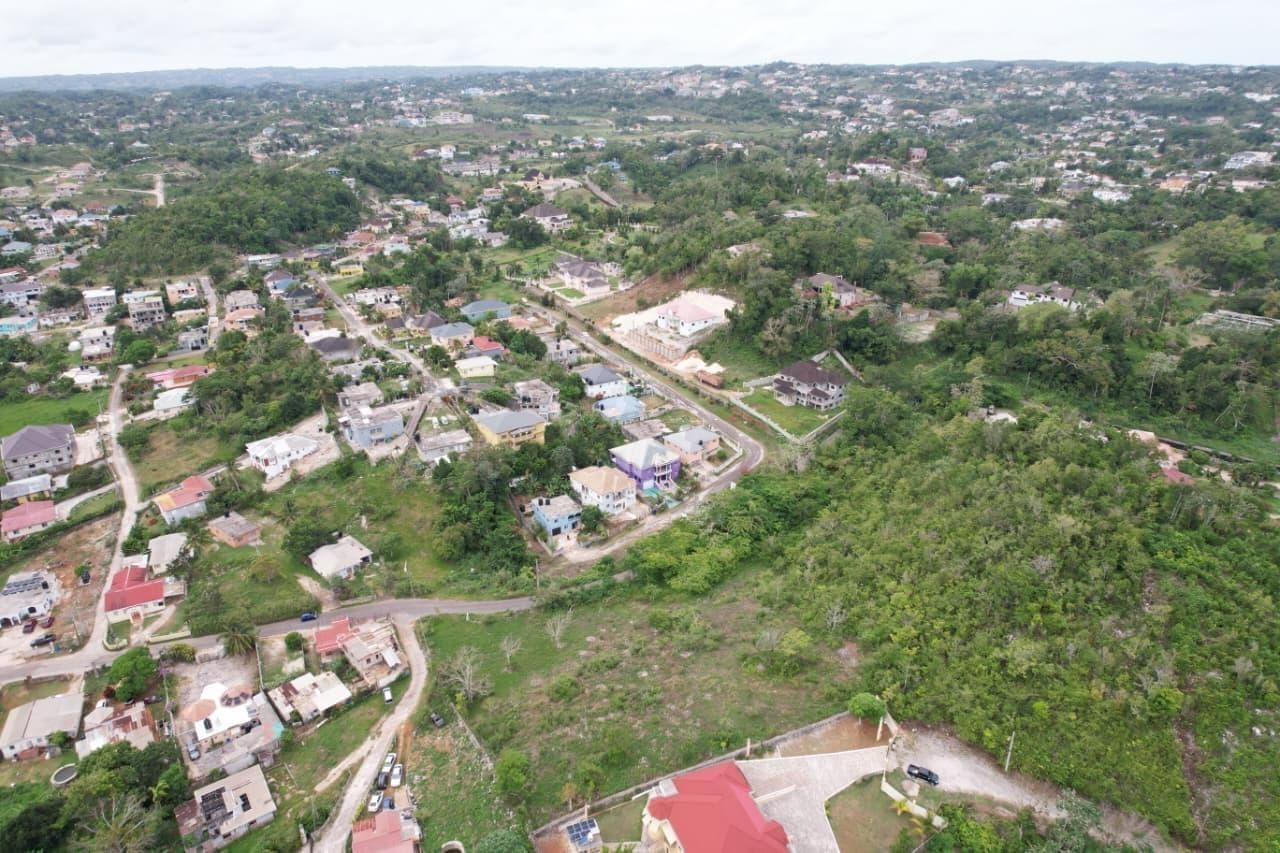 4 WOODLAWN CLOSE photo 4