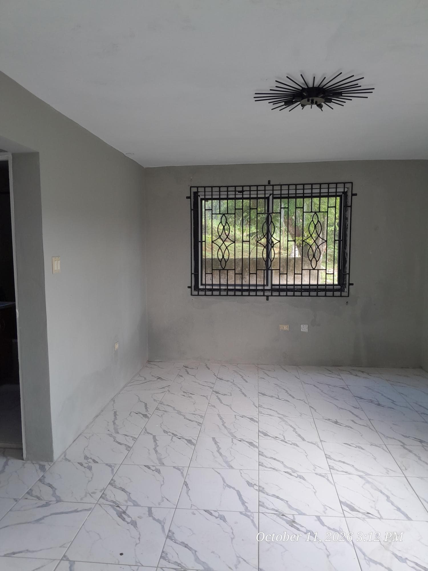 142 WESTGATE HILL photo 3