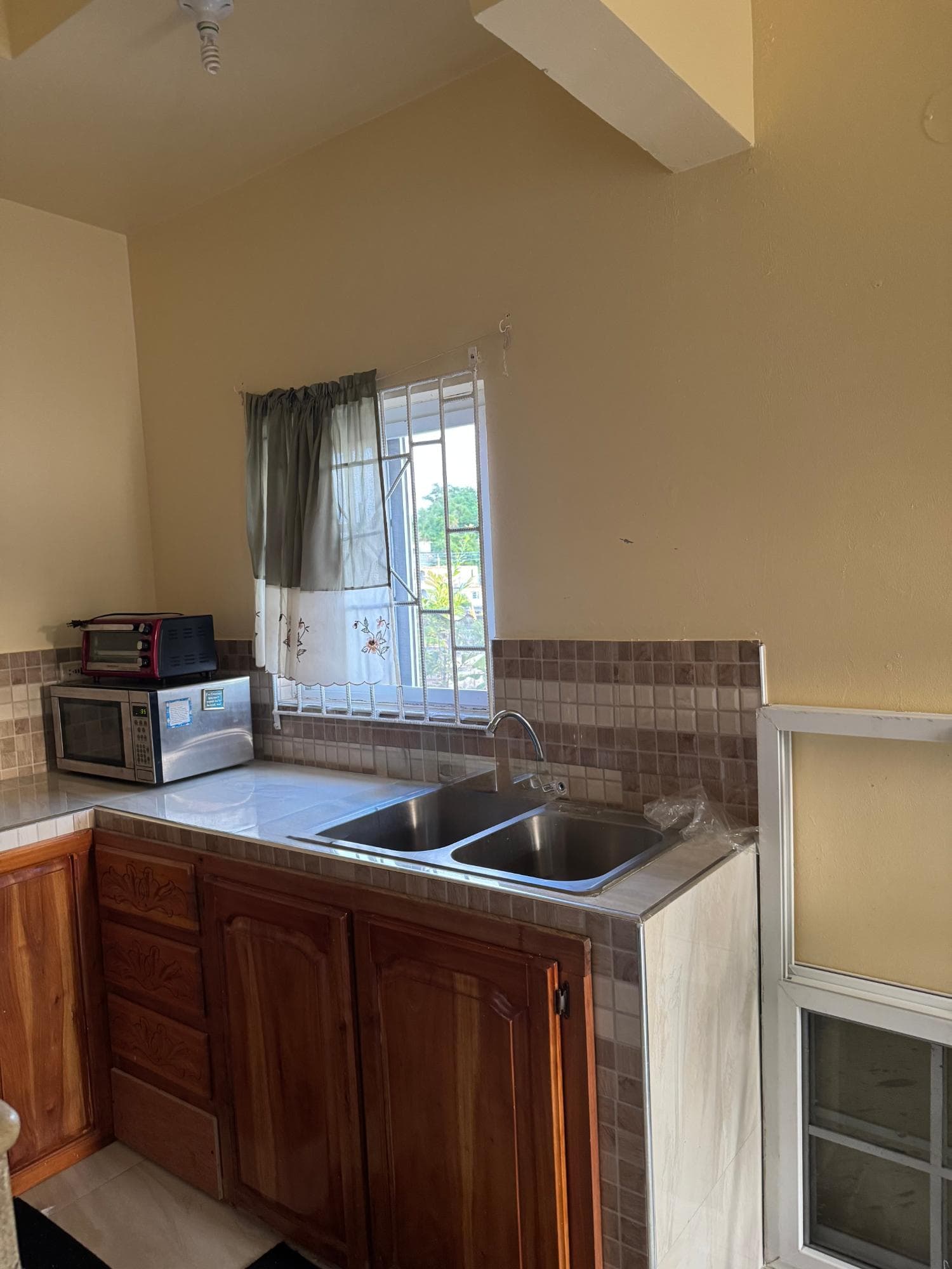 301 ANTIGUA AVENUE, CORNWALL photo 11