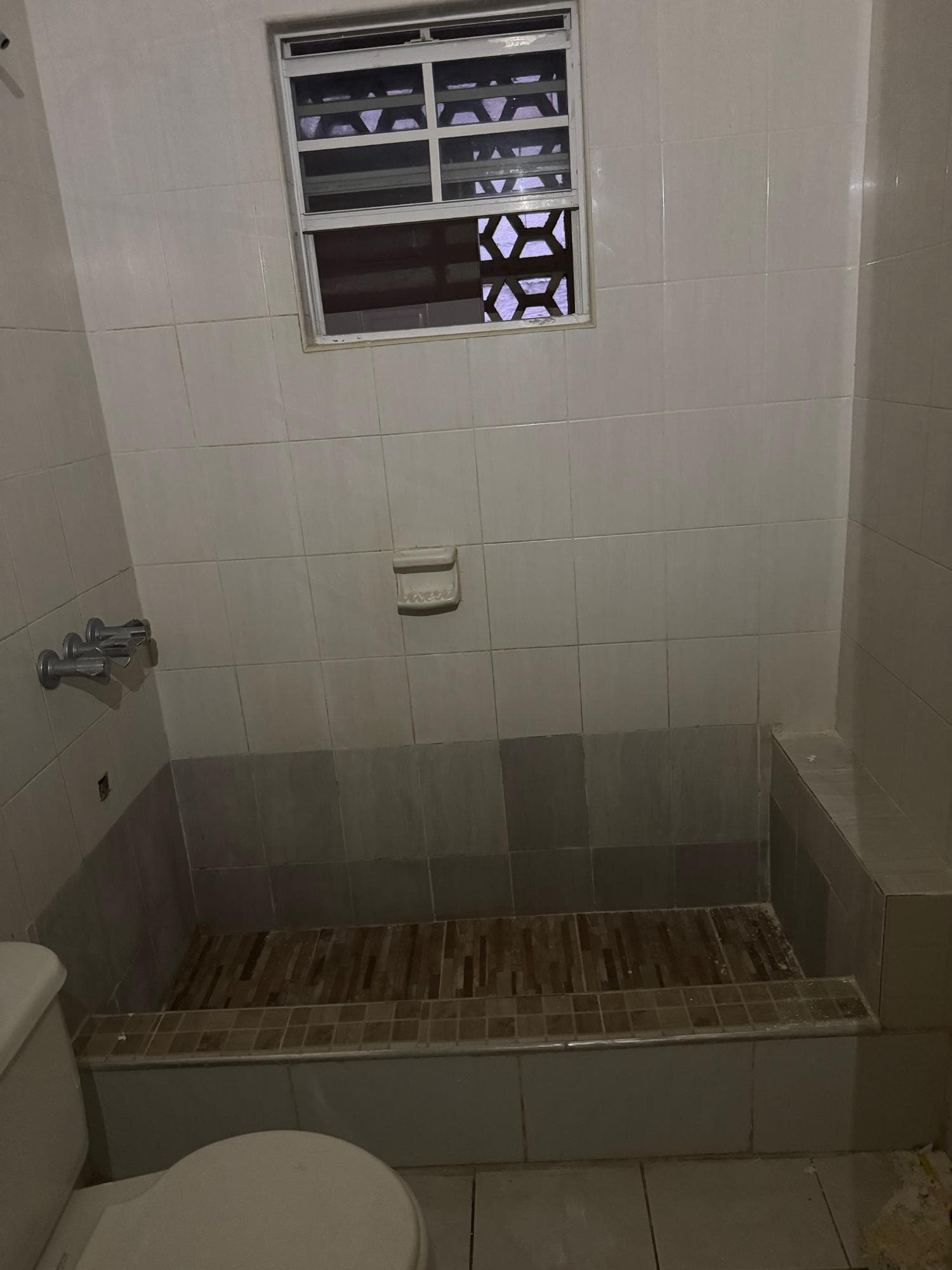 301 ANTIGUA AVENUE, CORNWALL photo 22