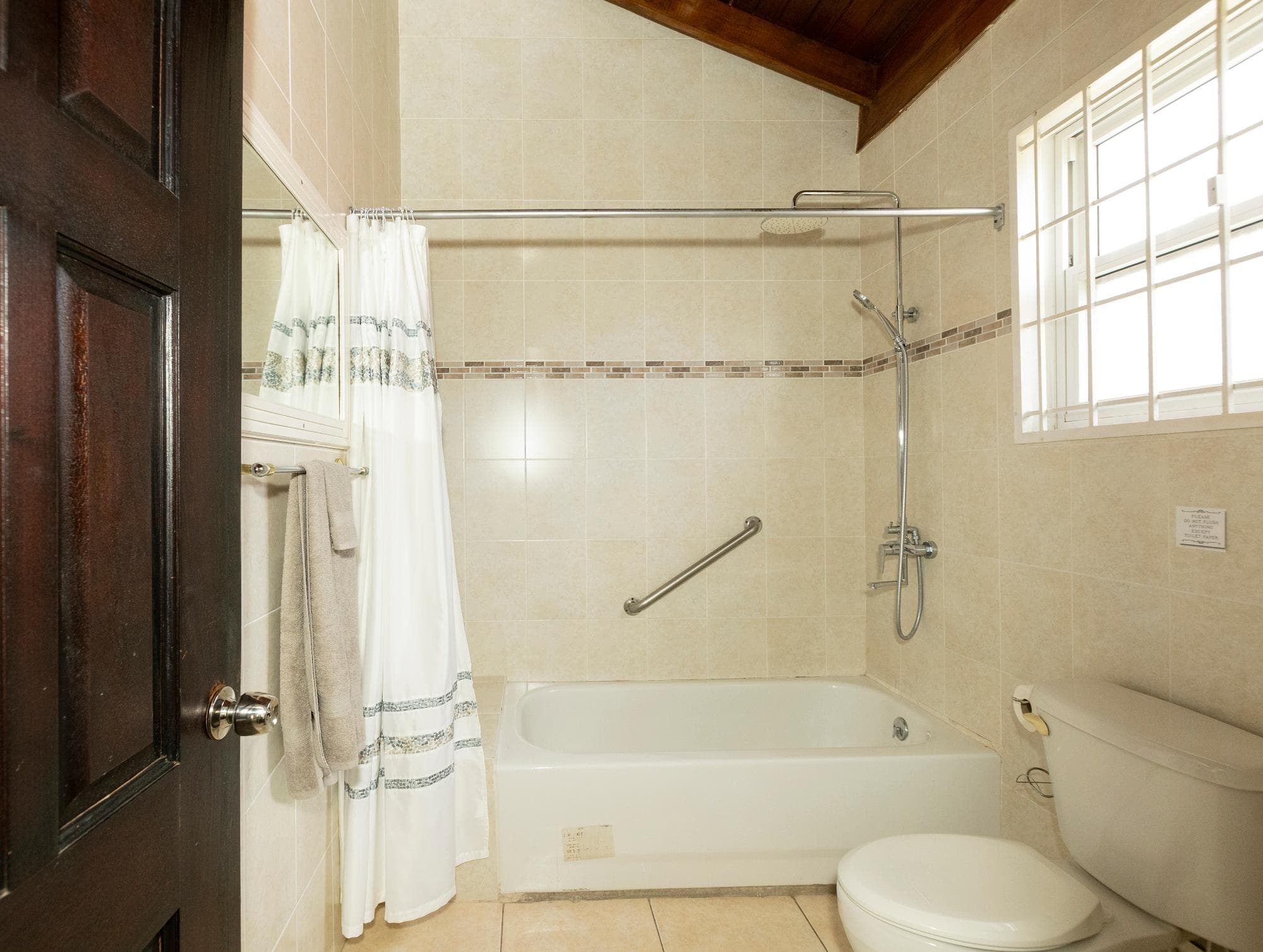 SANDHURST CRESCENT photo 22