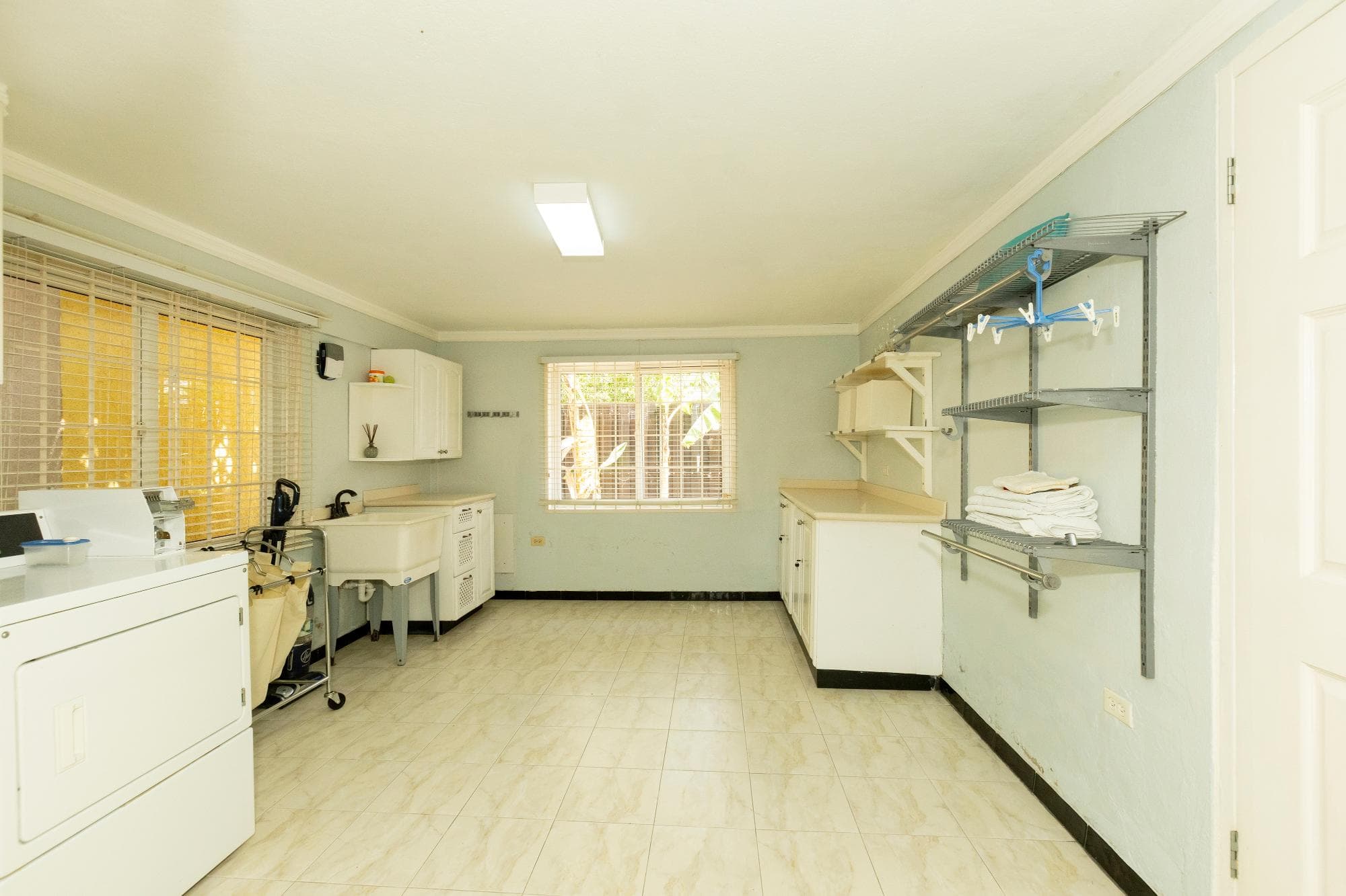 SANDHURST CRESCENT photo 26