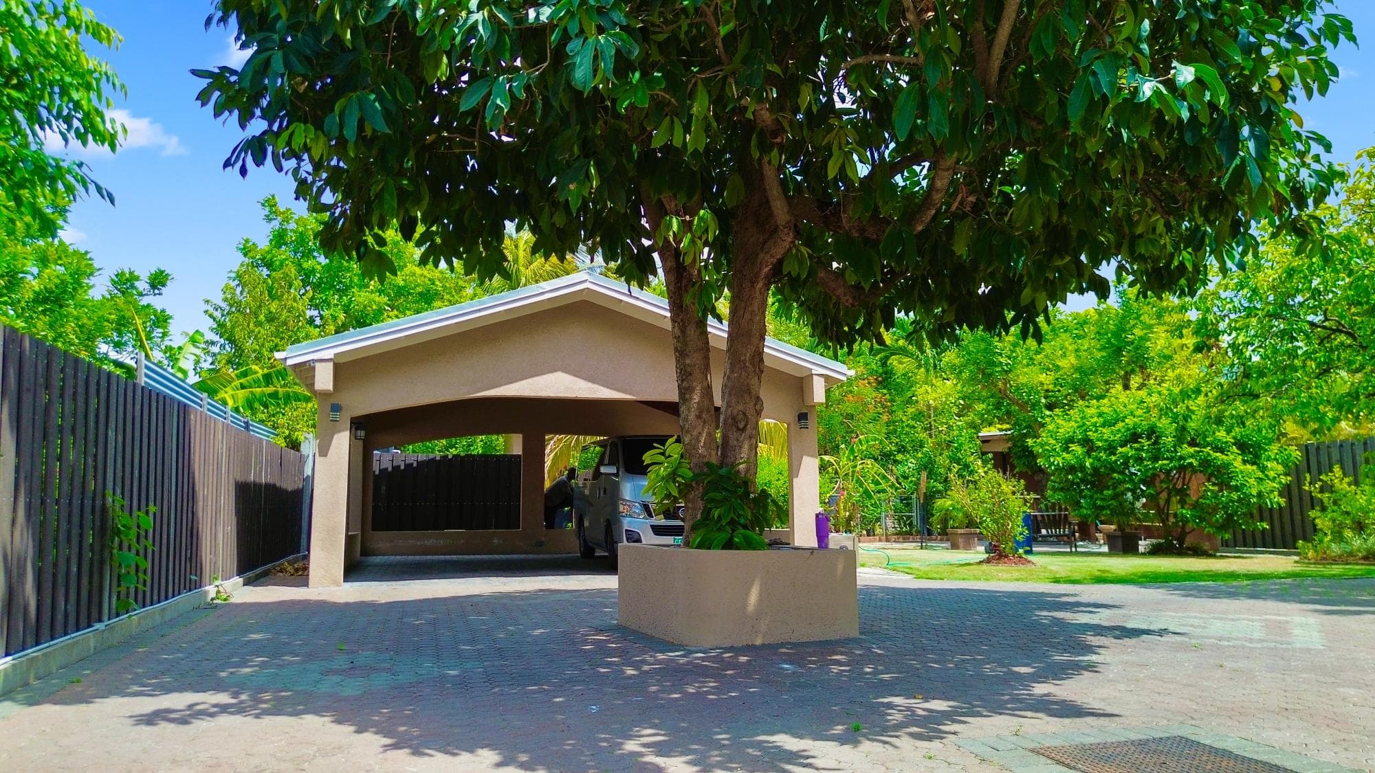 SANDHURST CRESCENT photo 33