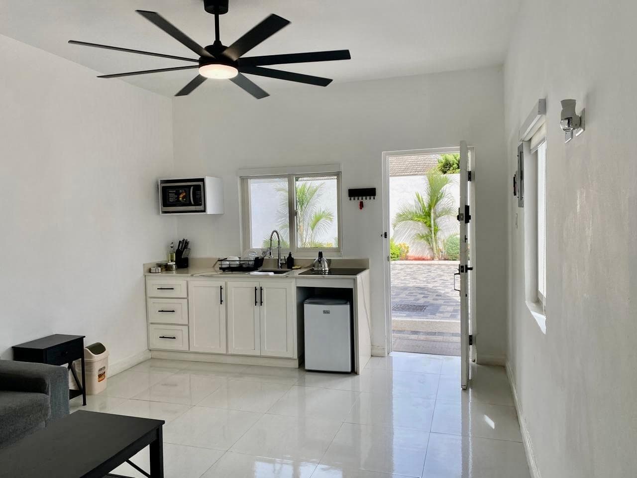 28 WAKEFIELD CRESCENT, KINGS photo 4