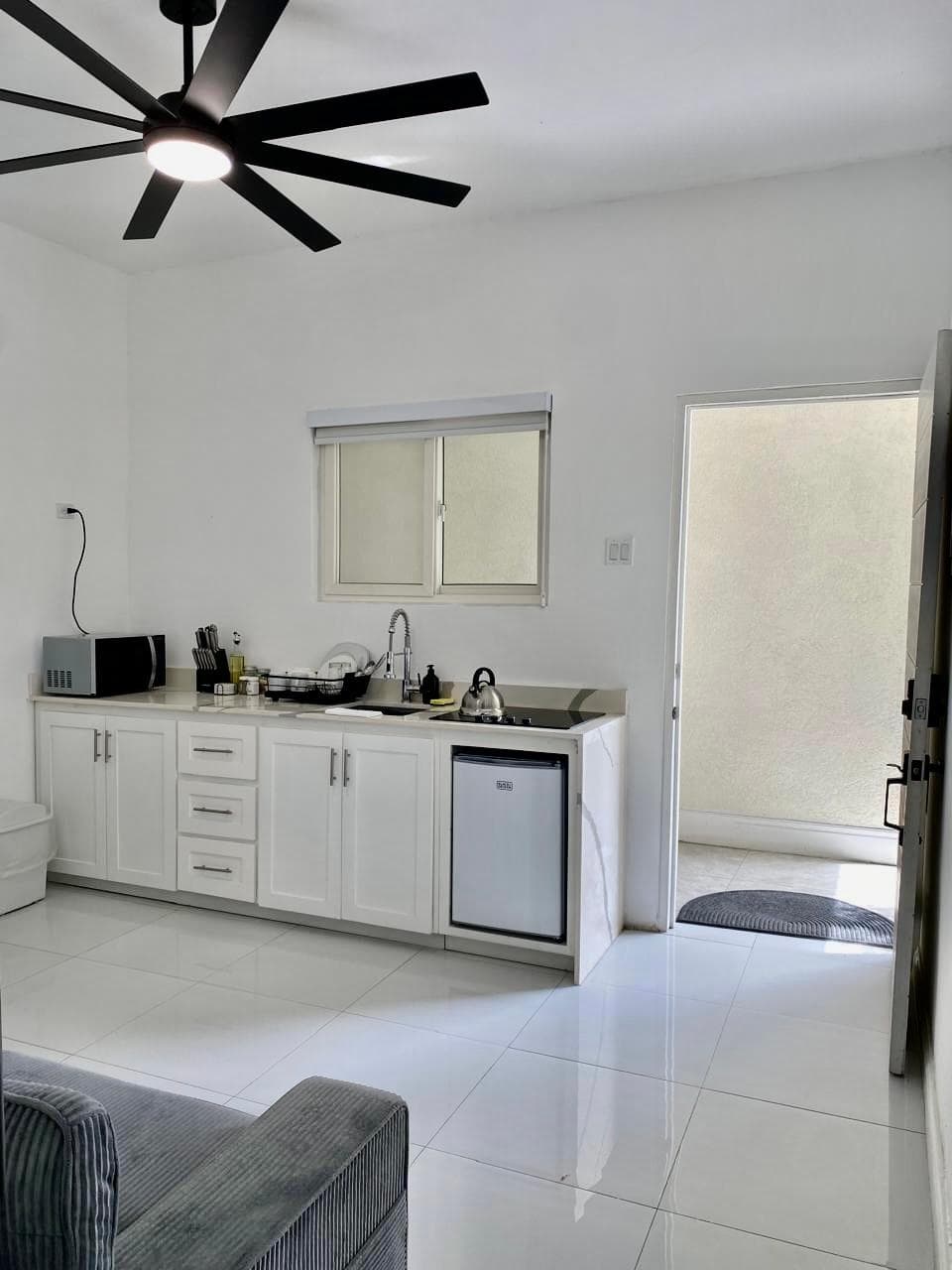 28 WAKEFIELD CRESCENT, KINGS photo 5