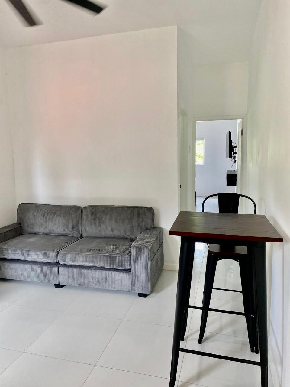 28 WAKEFIELD CRESCENT, KINGS photo 8