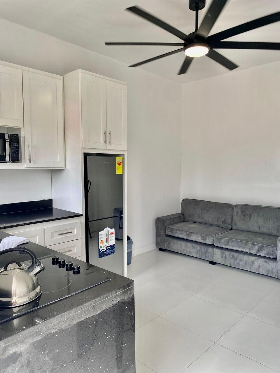 28 WAKEFIELD CRESCENT, KINGS photo 9