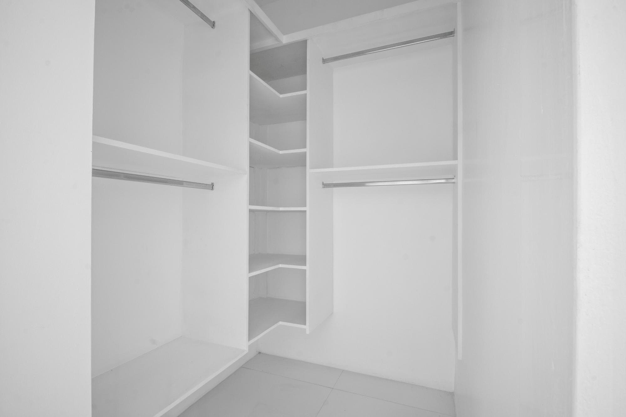 Unit 11, 16 LAWRENCE AVENUE photo 6