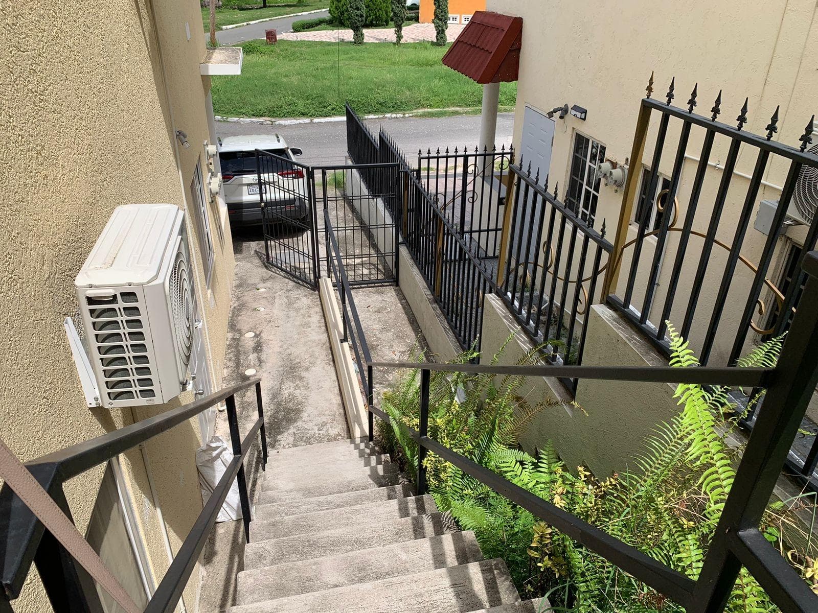 Unit Apt 2, 133 PINE BOULEVARD photo 3
