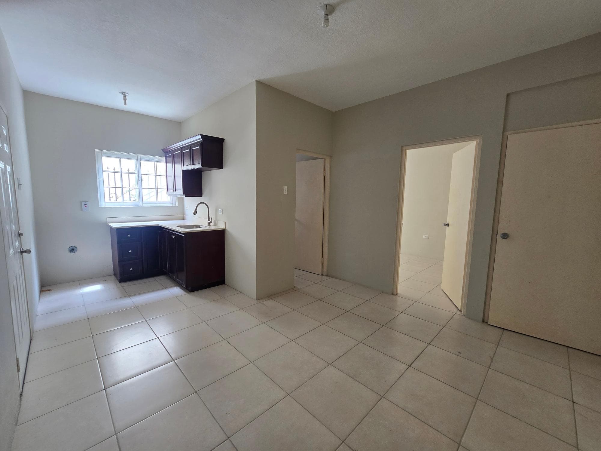 Unit Apt 2, 133 PINE BOULEVARD photo 5