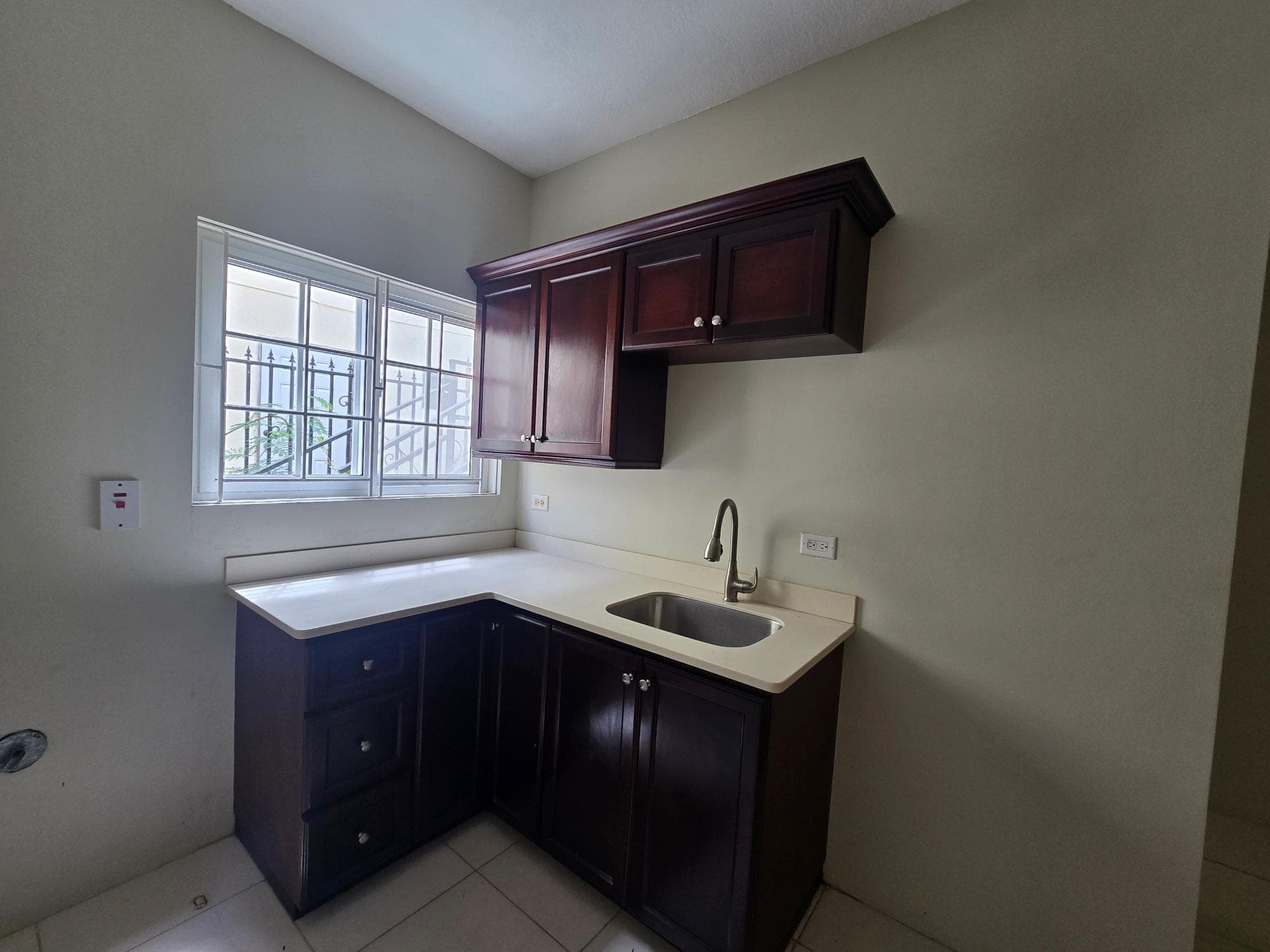 Unit Apt 2, 133 PINE BOULEVARD photo 6