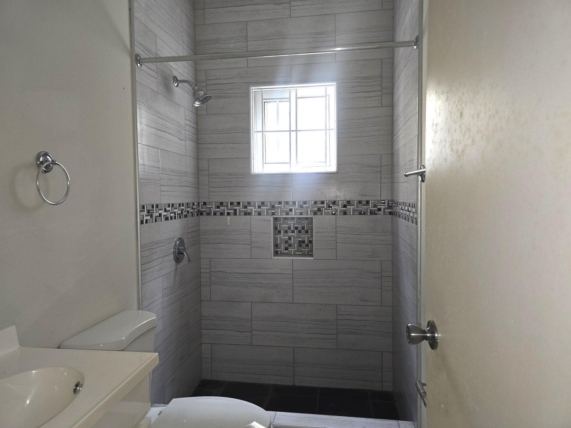 Unit Apt 2, 133 PINE BOULEVARD photo 8