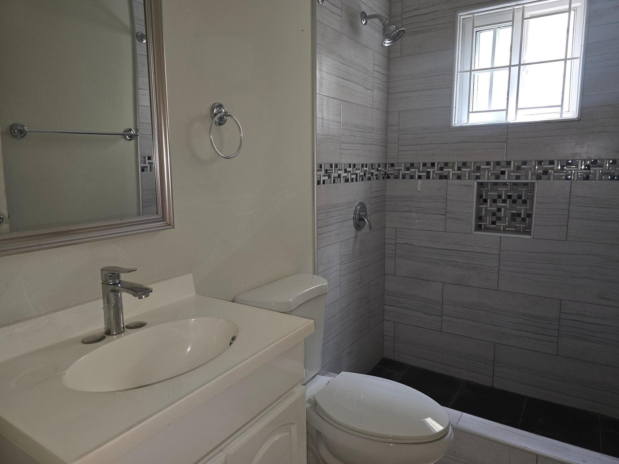 Unit Apt 2, 133 PINE BOULEVARD photo 9