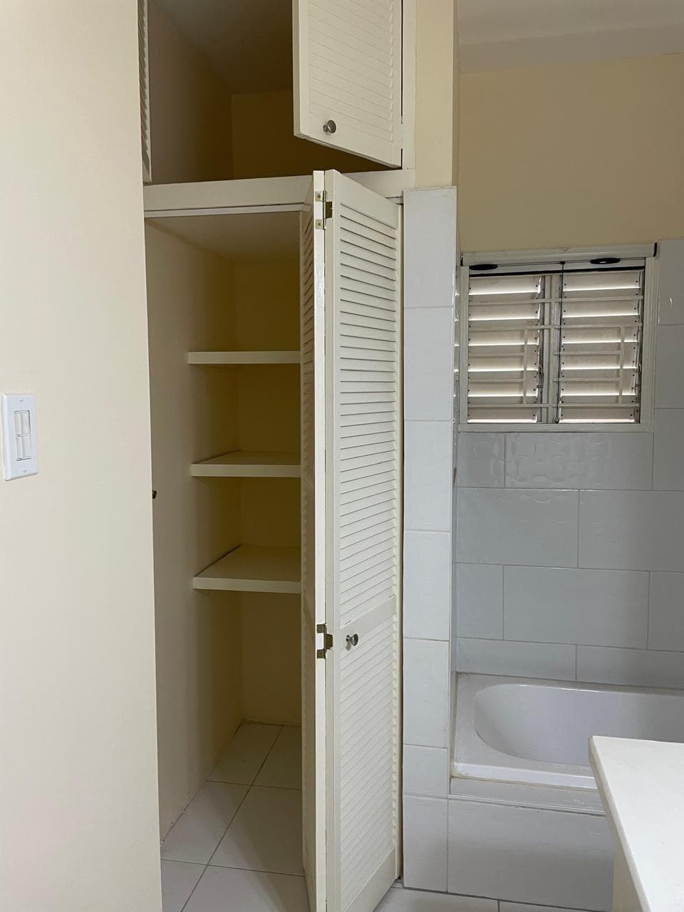 Unit B12, 65 LADY MUSGRAVE ROAD photo 11