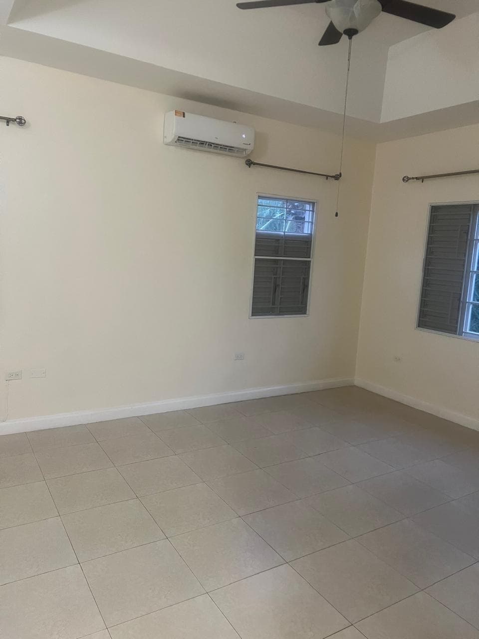 Unit B12, 65 LADY MUSGRAVE ROAD photo 13