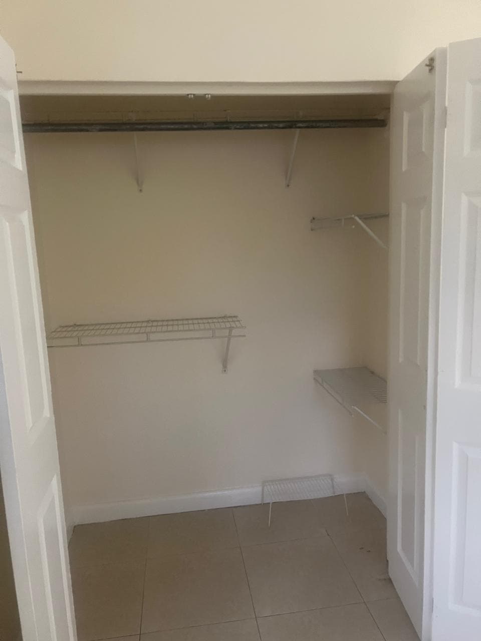 Unit B12, 65 LADY MUSGRAVE ROAD photo 14