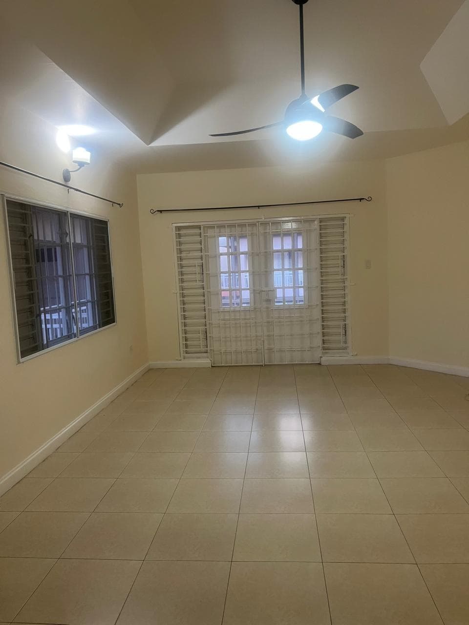 Unit B12, 65 LADY MUSGRAVE ROAD photo 4
