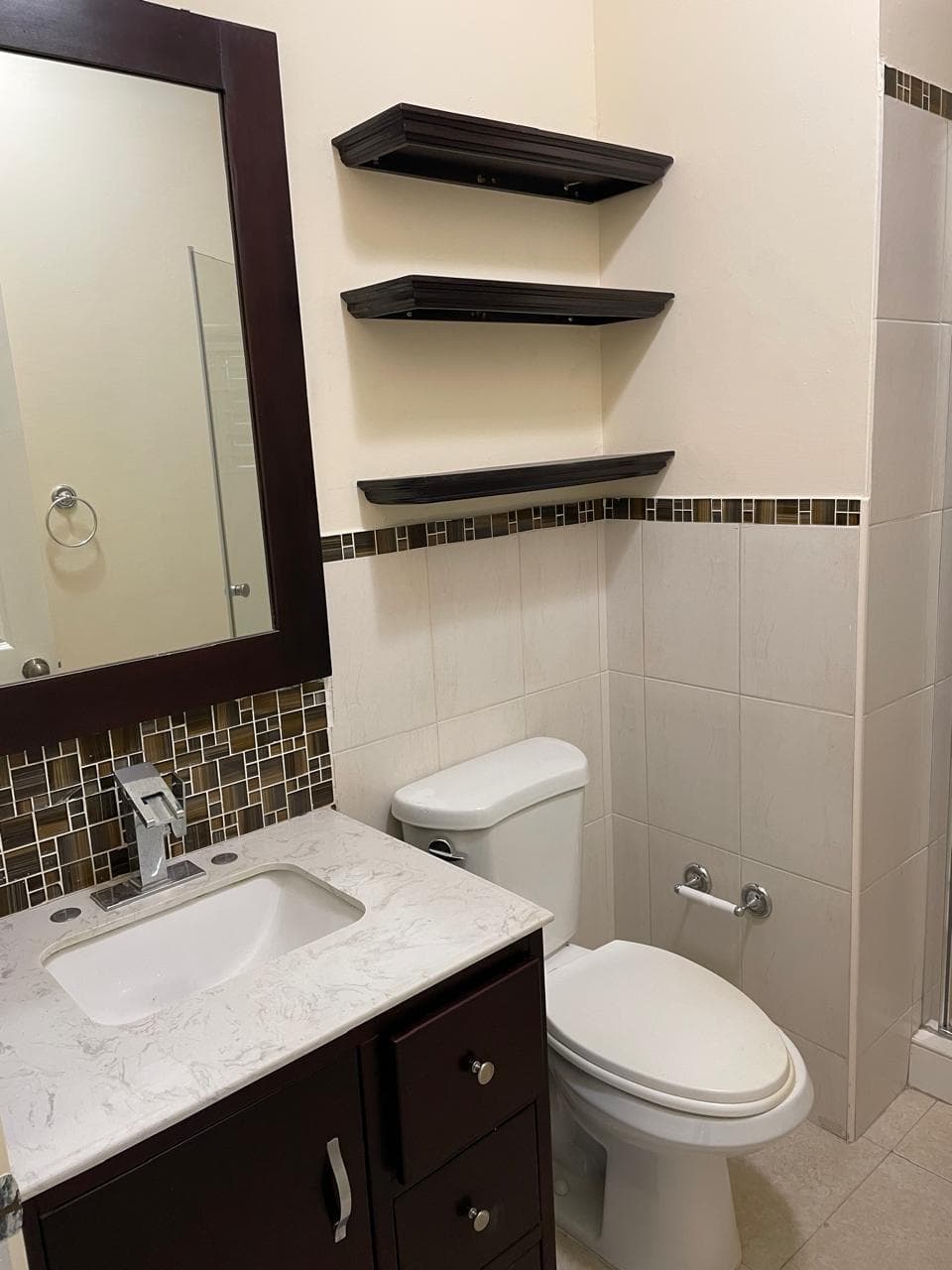 Unit B12, 65 LADY MUSGRAVE ROAD photo 6