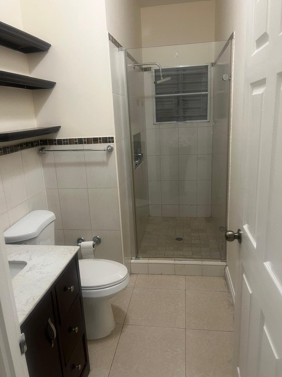 Unit B12, 65 LADY MUSGRAVE ROAD photo 7